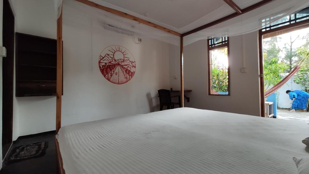 Surf Beach Hotel Аругам Бей Екстериор снимка